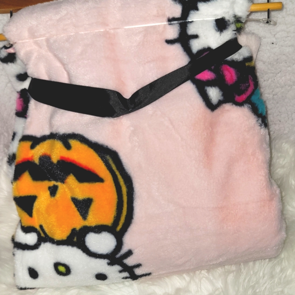 Hello kitty blanket